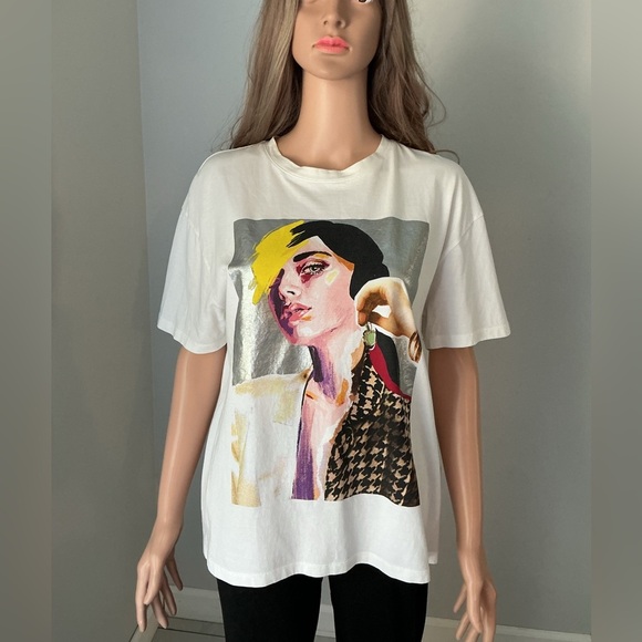 Zara Tops - Zara White Tee with Artistic Graphic